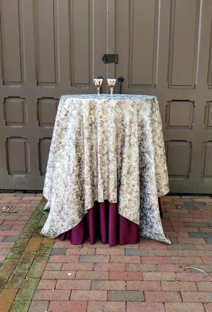 Metallica 90-inch Square