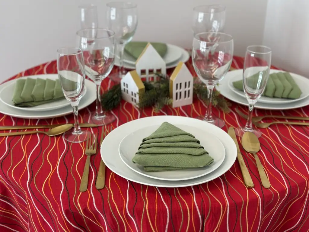 Wavelengths with Citron Damask Napkin