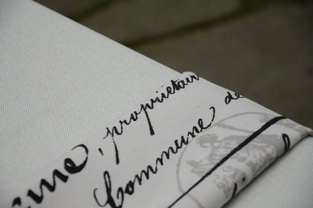 Lotus Ivory Linen with Penmanship Napkin