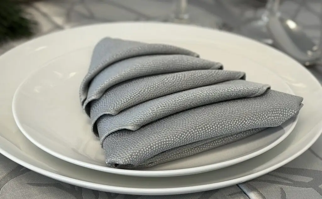 Woodlands with Platinum Napkin