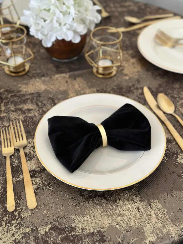 Cascade with Black Velvet Napkin