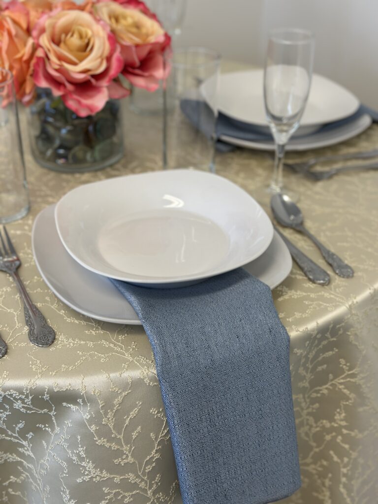 Helena with Shoreline Napkin